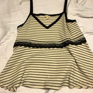 Cute flowy, shorter tank, SZ large
